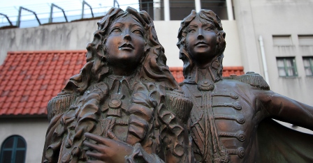 takarazuka-statua-bronzo-oscar